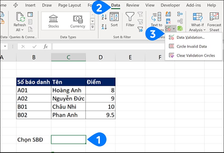 Đầu tiên bạn vào thẻ Data Validation